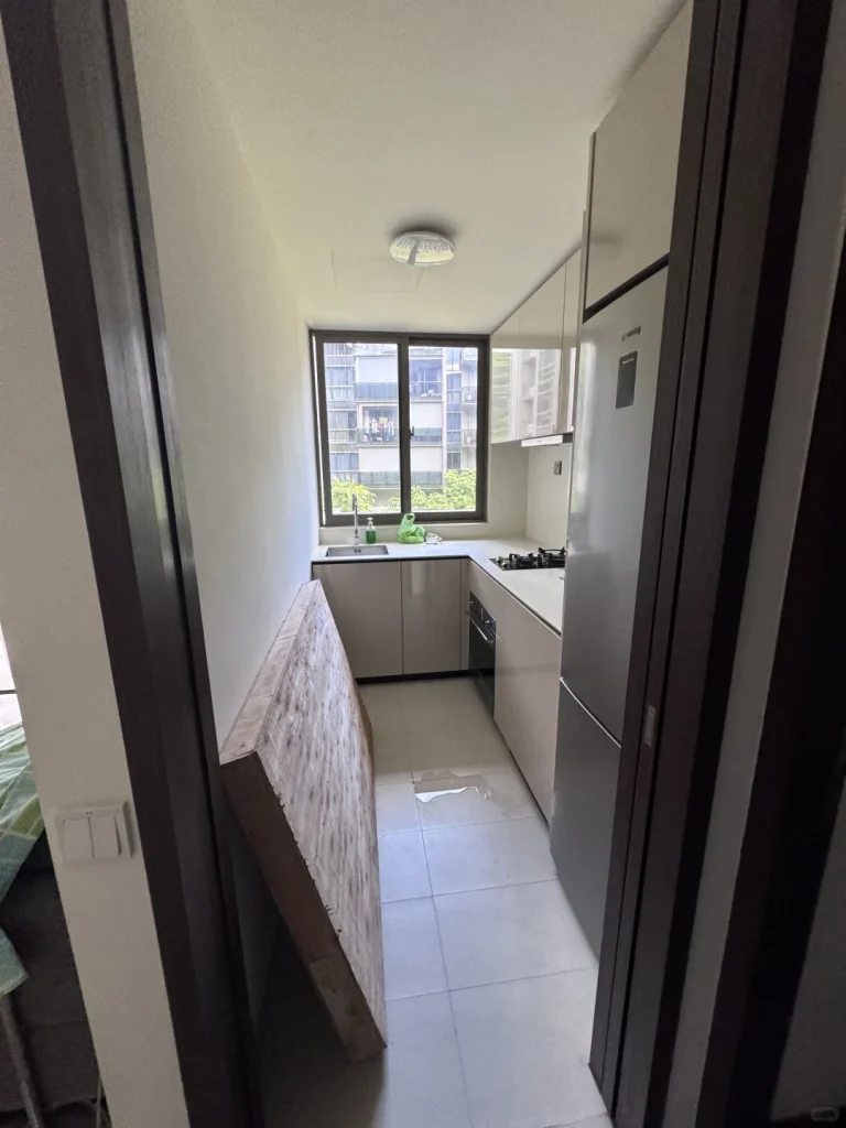 New luxury 2-bed, 2-bath condo rental in Beauty World, near SIM — Original photo 4