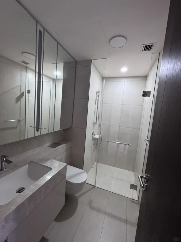 New luxury 2-bed, 2-bath condo rental in Beauty World, near SIM — Original photo 8
