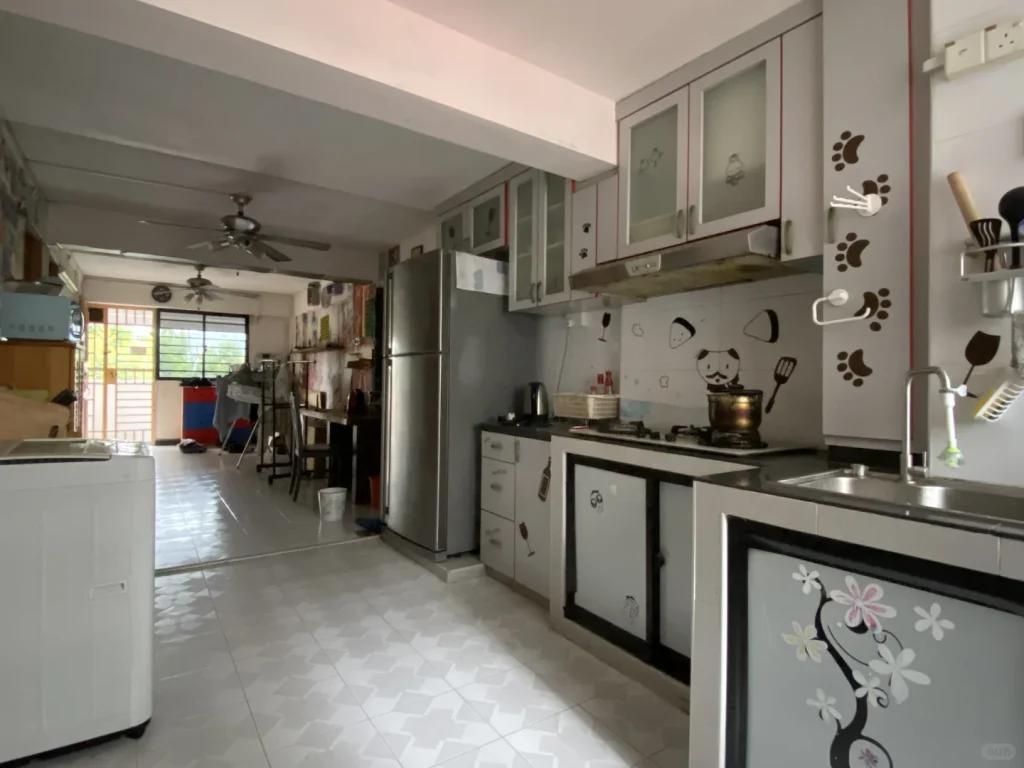 Two HDB rooms for rent near MRT, NUS and Curtin — Original photo 1