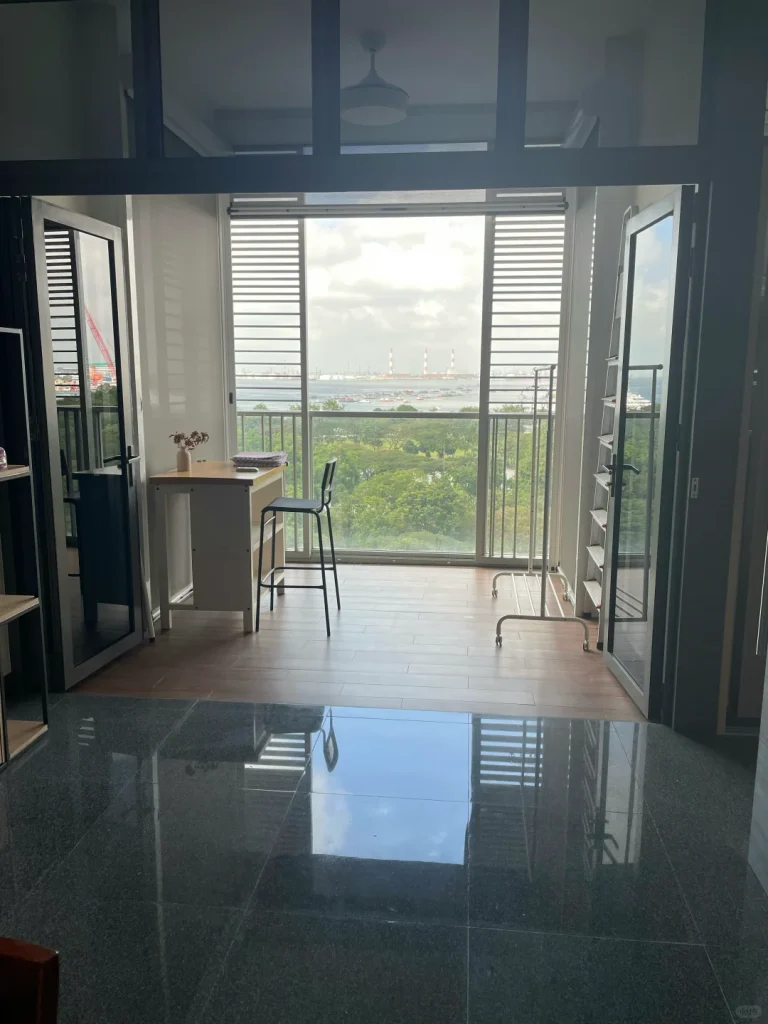 Near NUS and Curtin: 3 bedrooms, 2 bathrooms — Original photo 1